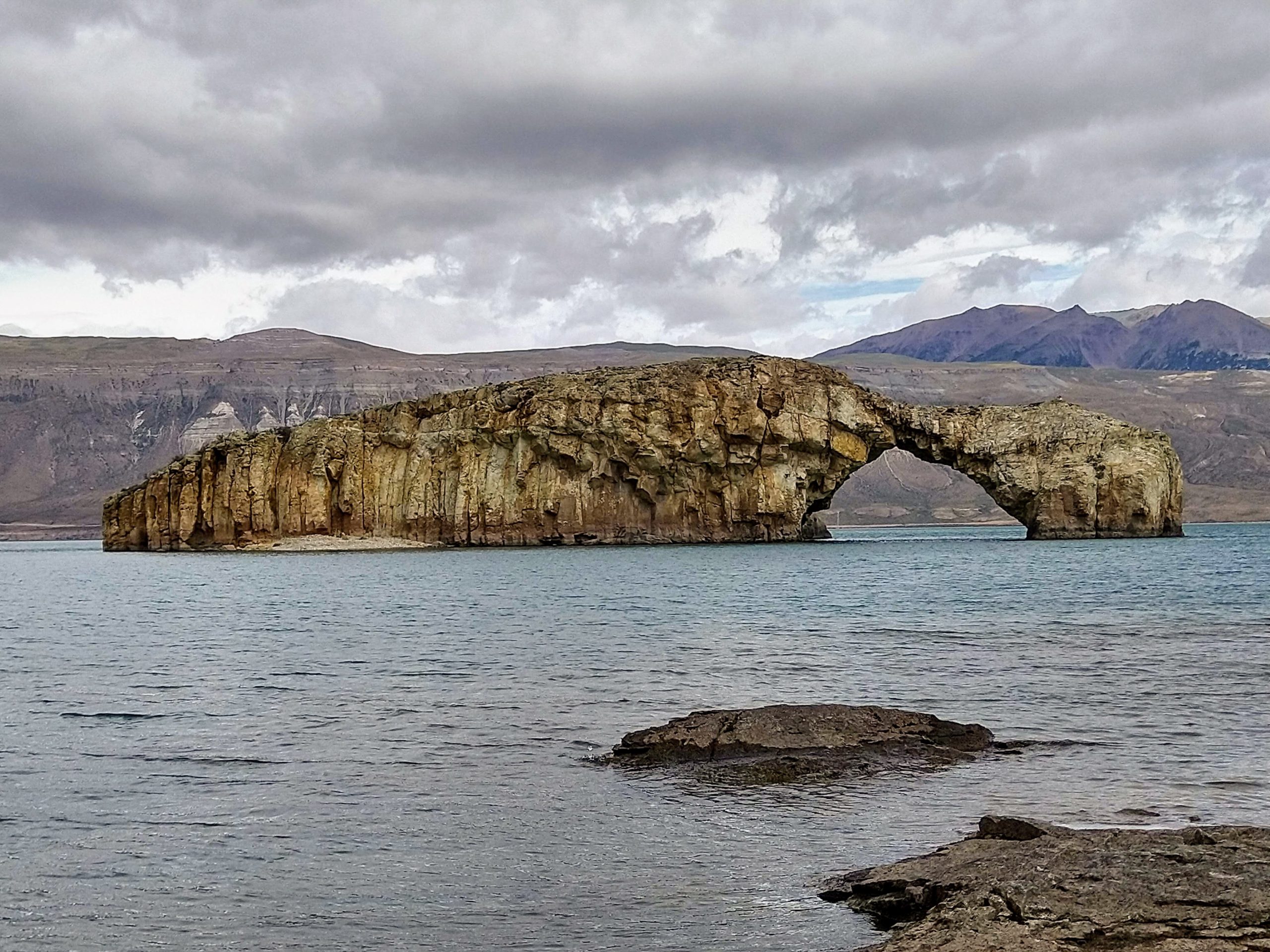 Arco de Piedra - Lago Posadas