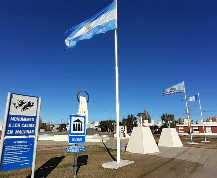 Río Gallegos - Plaza Monumento a los Caidos en Malvinas